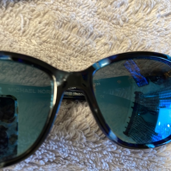 Michael Kors Sunglasses. - Picture 7 of 7